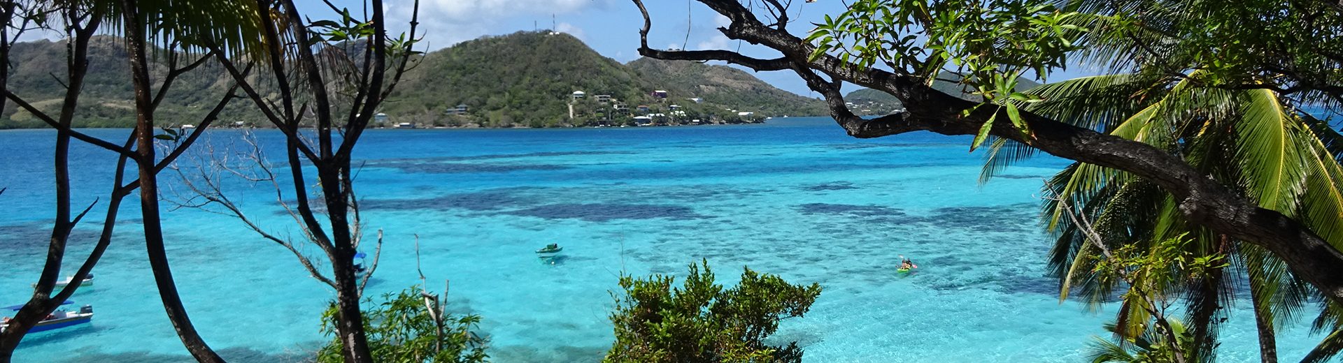 O caribe colombiano possui águas cristalinas e quentes, muito apropriadas para a diversão de toda a família