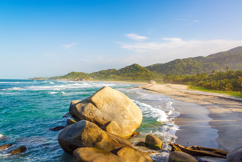 Praias do Parque Tayrona: Em arrecifes o banho não é permitido pois possui águas agitadas